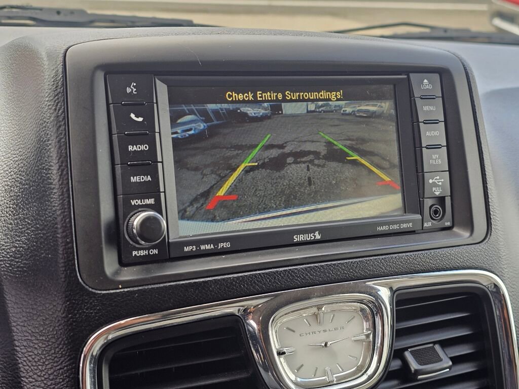 Used 2011 Chrysler Town & Country Limited FWD image 38