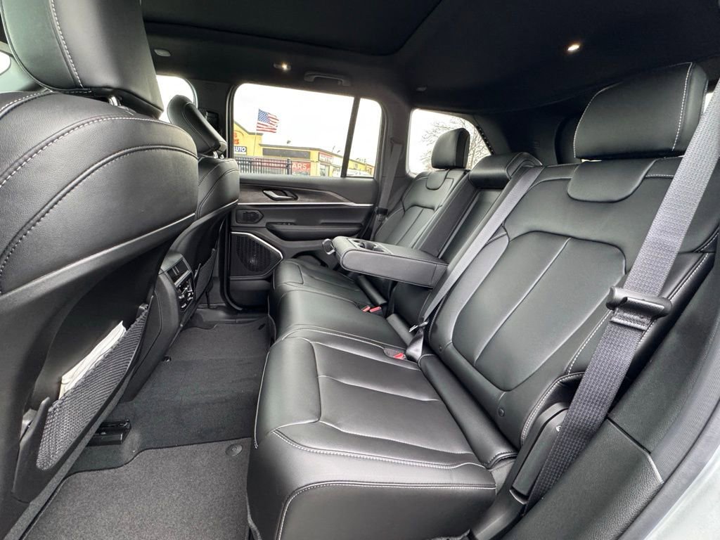 New 2026 Jeep Grand Cherokee Limited w/ Limited Altitude Package image 15