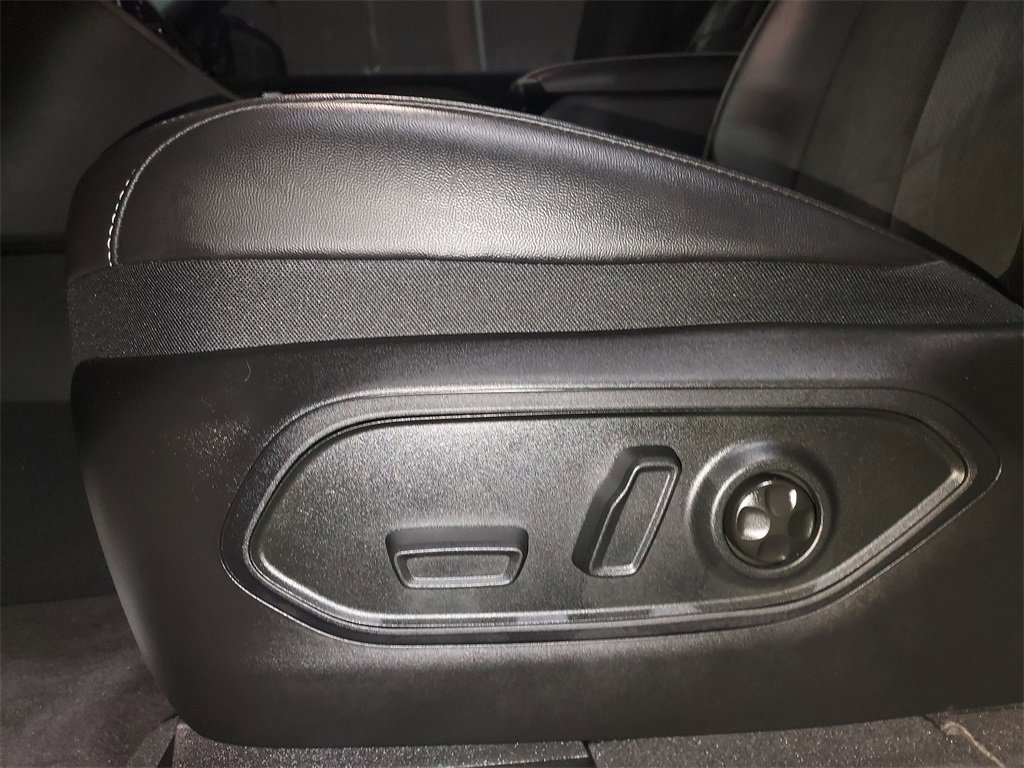 Used 2025 Jeep Grand Cherokee L Altitude image 18