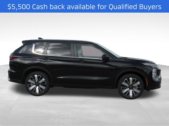 New 2026 Mitsubishi Outlander FWD image 2