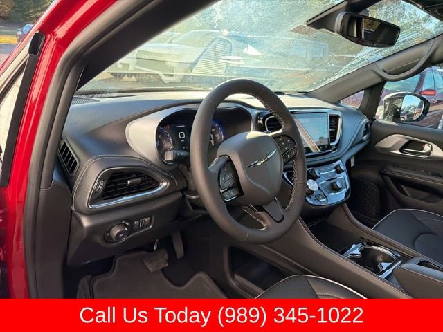 New 2026 Chrysler Pacifica Limited w/ S Appearance Package image 13
