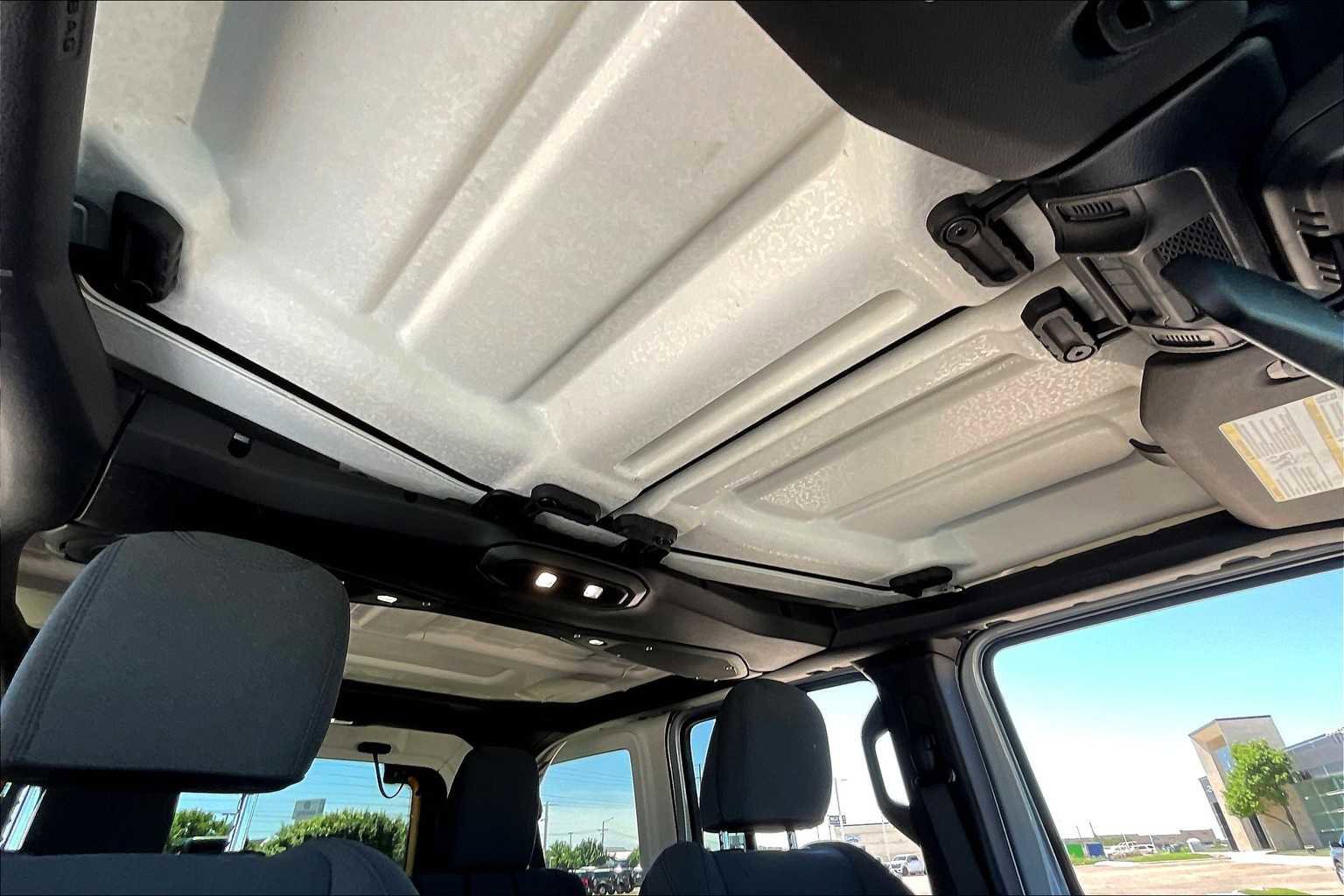 Used 2024 Jeep Wrangler Unlimited Rubicon image 26