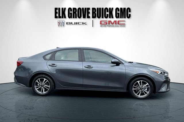 Used 2023 Kia Forte LXS w/ LXS Technology Package FWD image 3