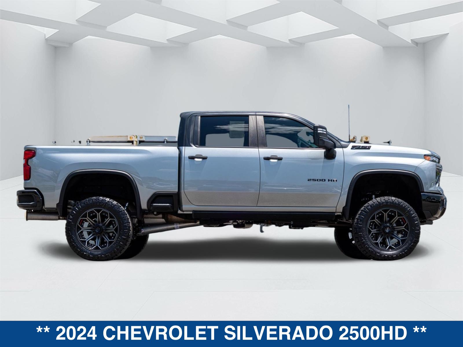 Used 2024 Chevrolet Silverado 2500 Custom w/ Custom Value Package AWD/4WD image 4