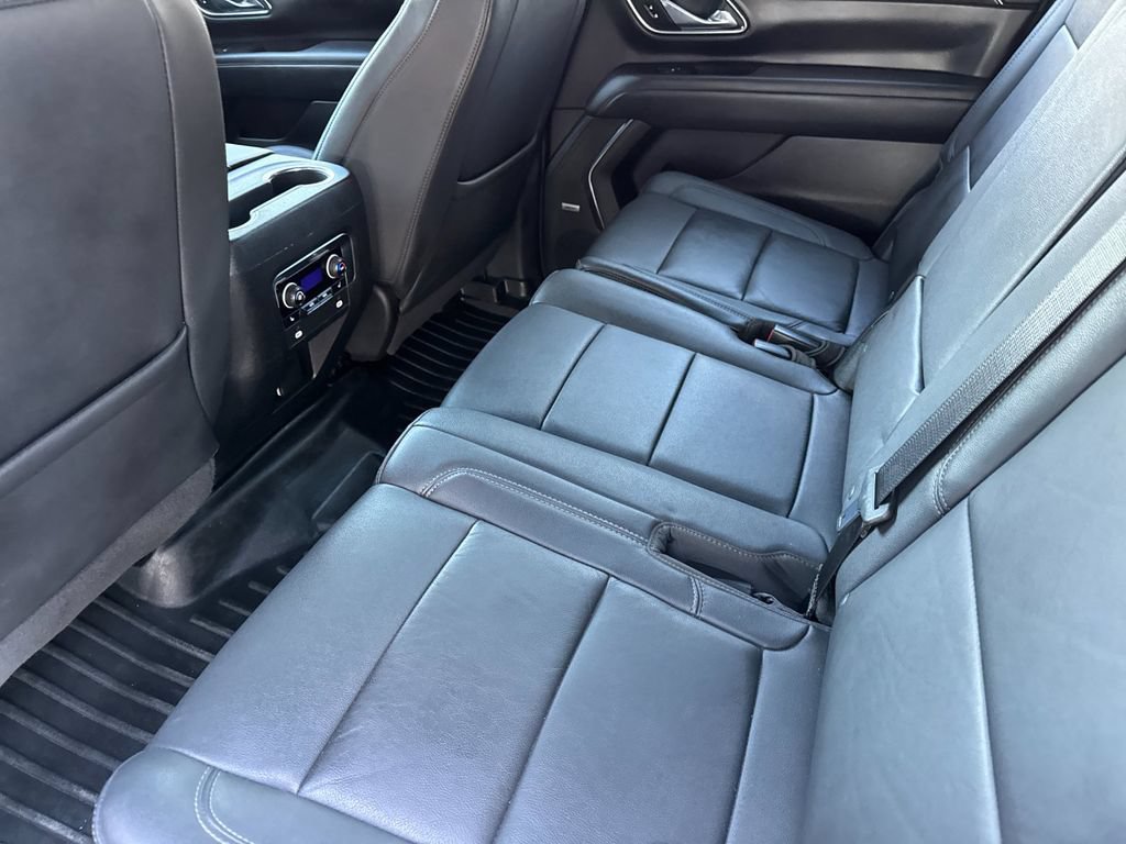 Used 2023 Chevrolet Suburban Z71 w/ Luxury Package AWD/4WD image 12