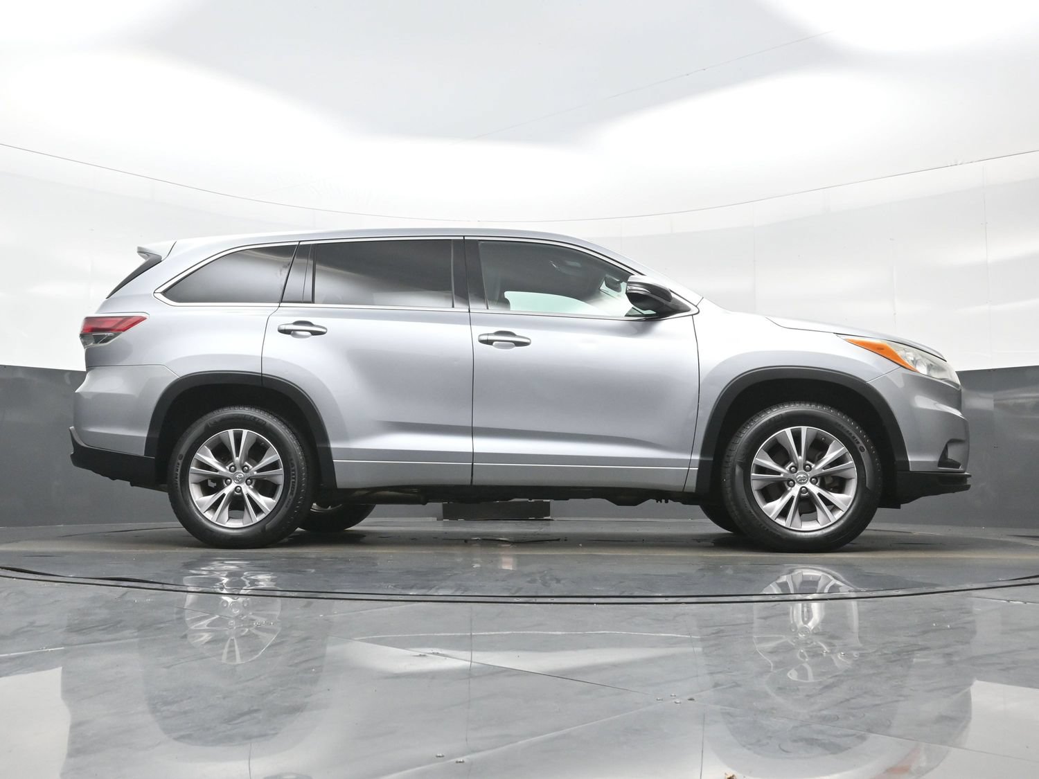 Used 2014 Toyota Highlander Plus FWD image 30