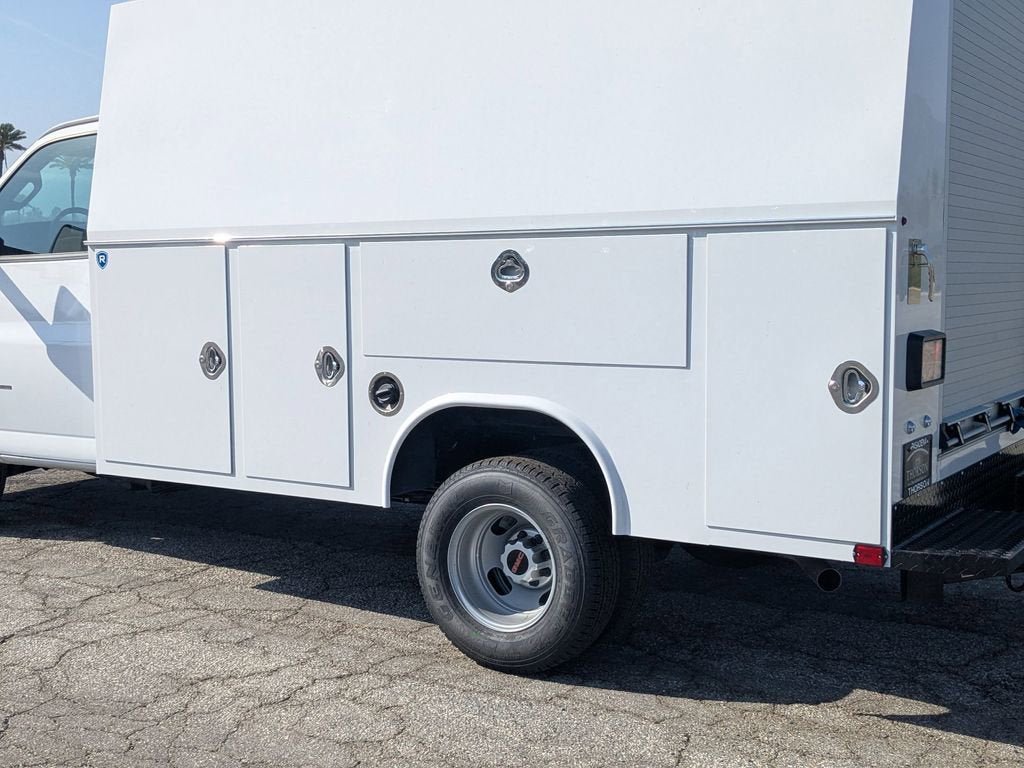 New 2026 GMC Savana 3500 w/ Power Convenience Package RWD image 11