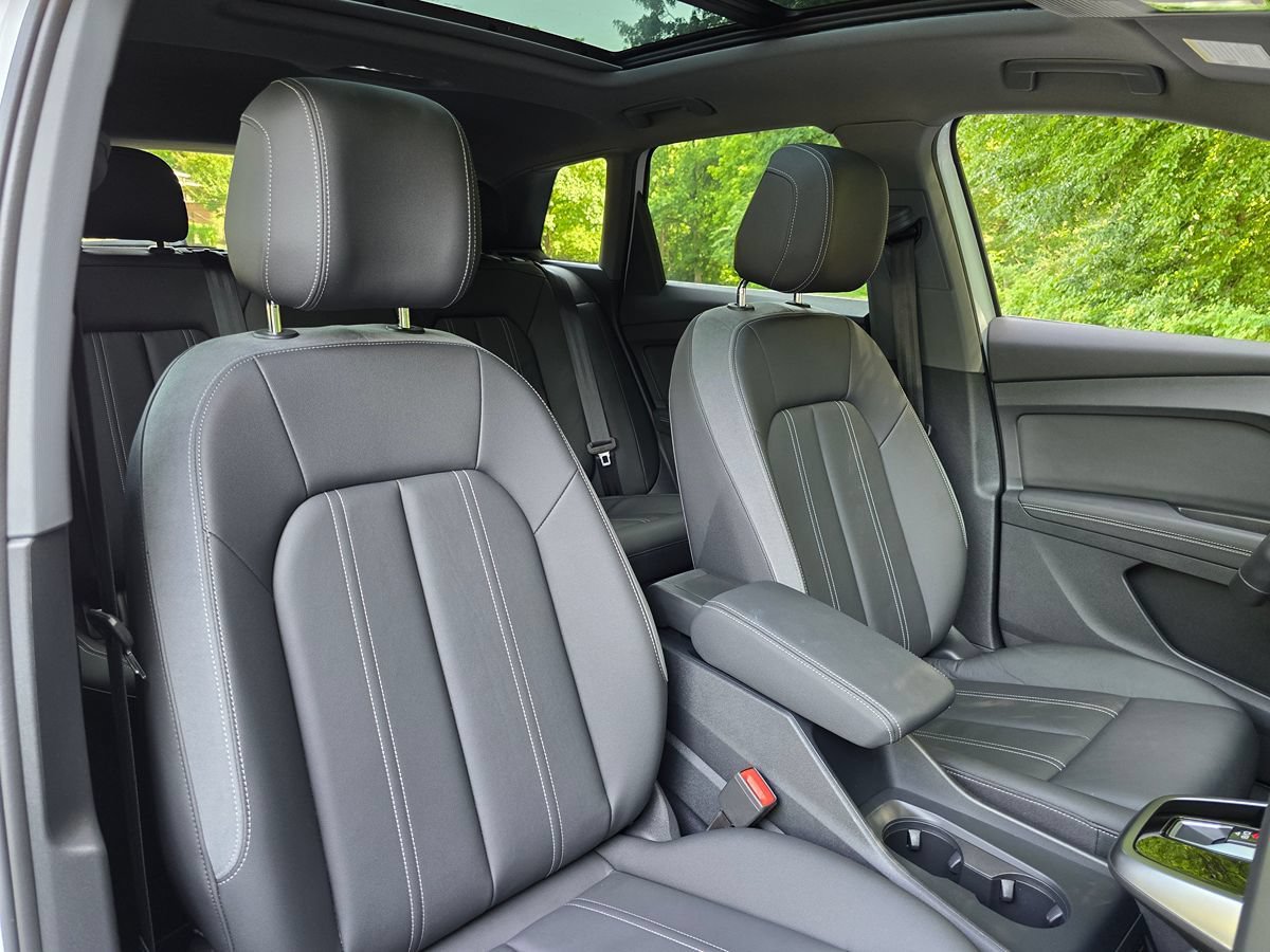 Used 2026 Audi Q4 e-tron Premium w/ Convenience Package AWD/4WD image 21