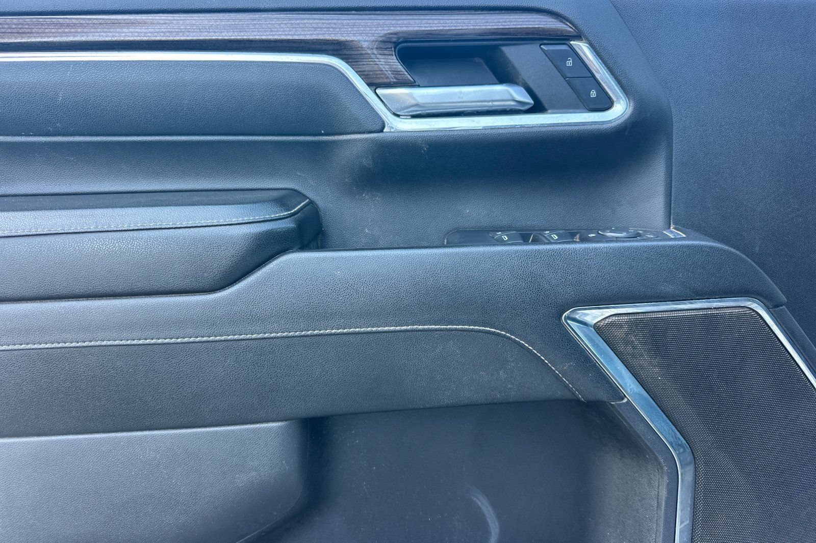 Used 2024 Chevrolet Silverado 2500 LT AWD/4WD image 11