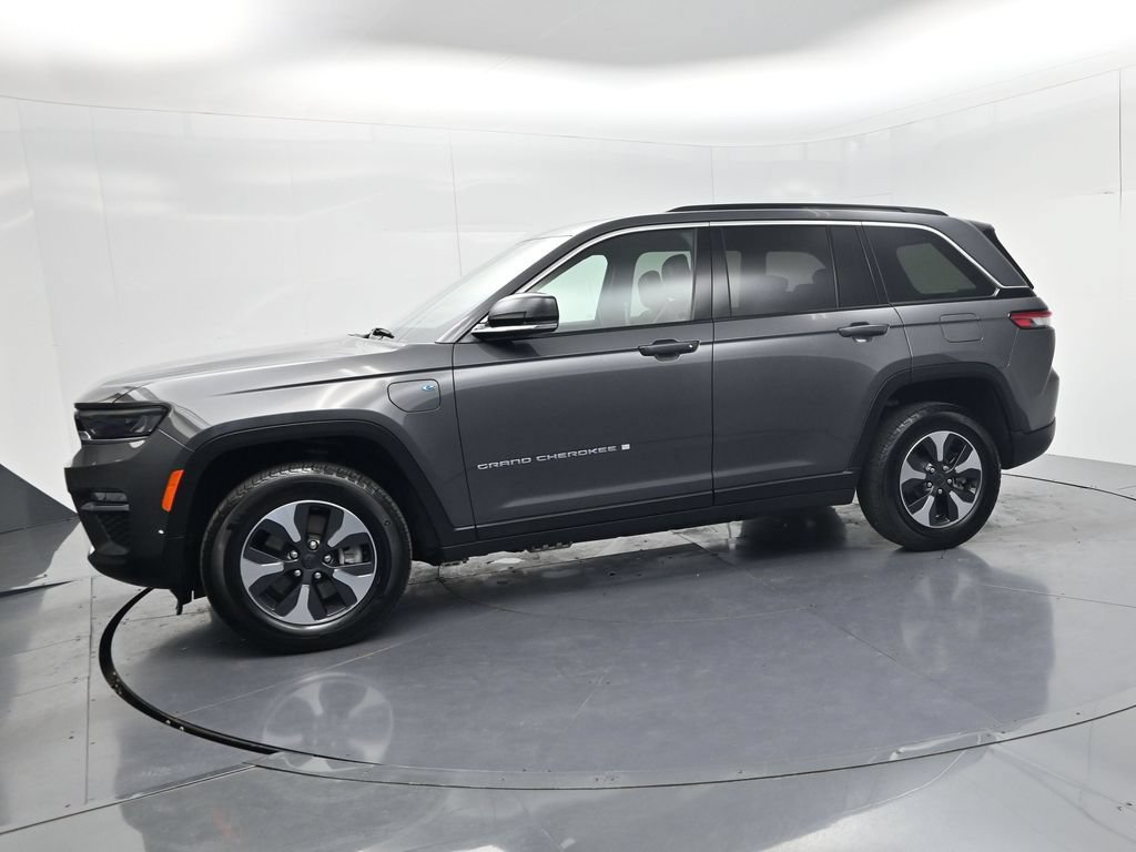 Used 2025 Jeep Grand Cherokee Limited 4xe AWD/4WD image 4