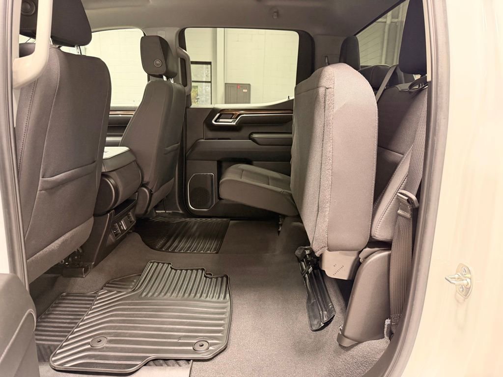 Used 2025 Chevrolet Silverado 1500 LT image 18
