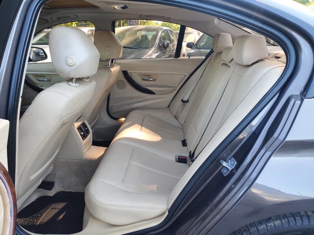 Used 2014 BMW 320i Sedan RWD image 13