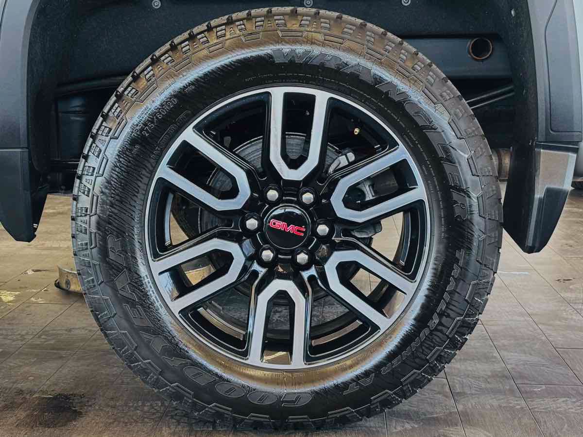 Used 2026 GMC Sierra 1500 AT4 w/ Technology Package AWD/4WD image 27