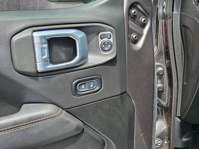 Used 2021 Jeep Gladiator Overland AWD/4WD image 11