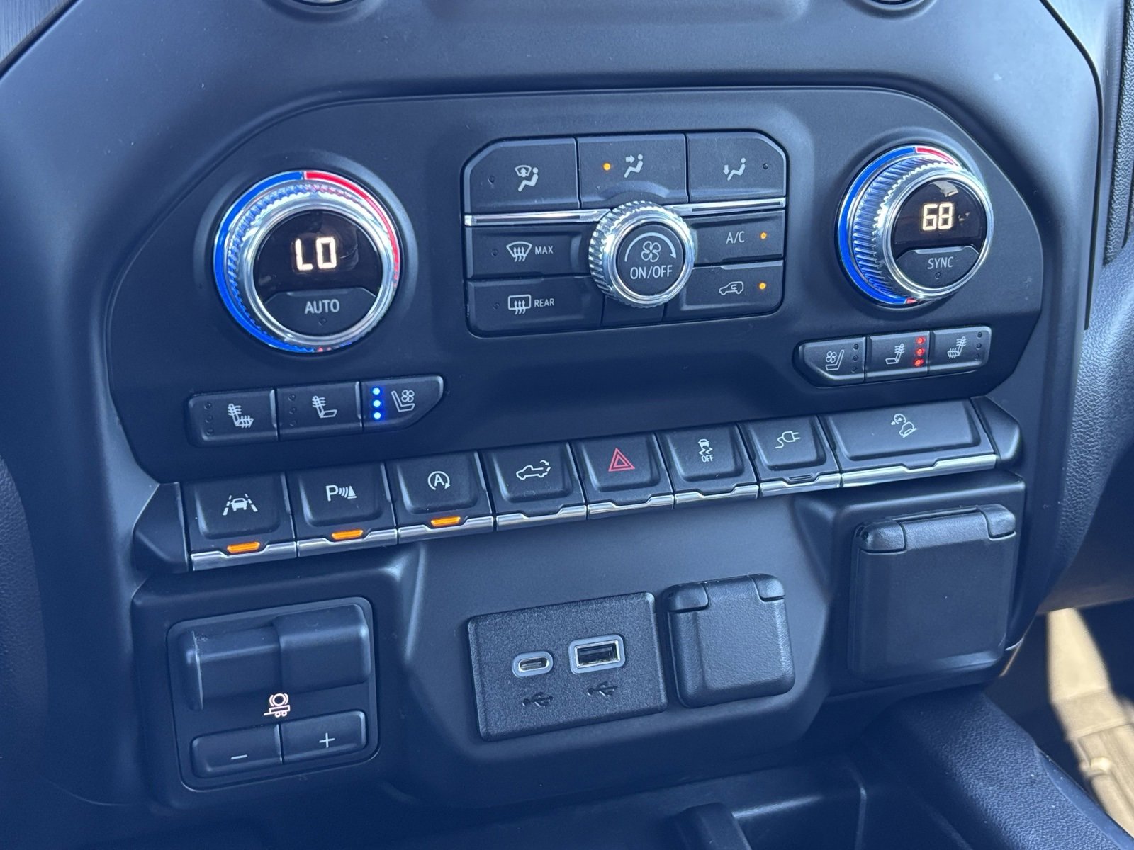 Used 2019 GMC Sierra 1500 AT4 w/ AT4 Premium Package image 13