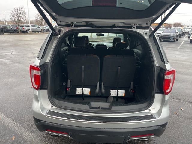 Used 2018 Ford Explorer XLT w/ Equipment Group 202A image 11