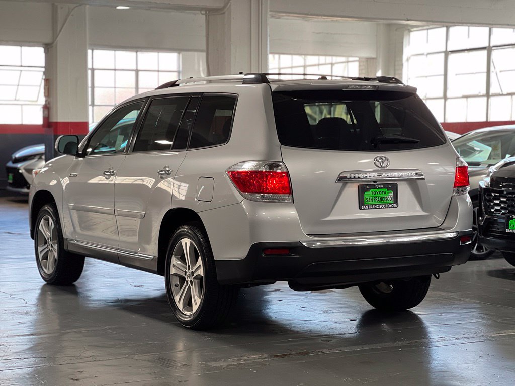 Used 2013 Toyota Highlander Limited FWD image 3