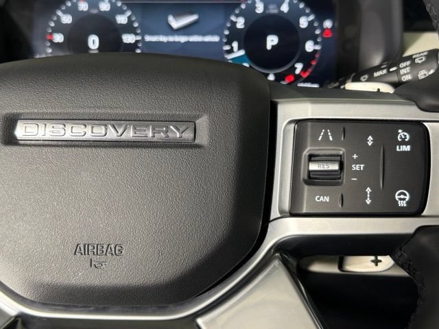 Certified 2025 Land Rover Discovery S AWD/4WD image 36