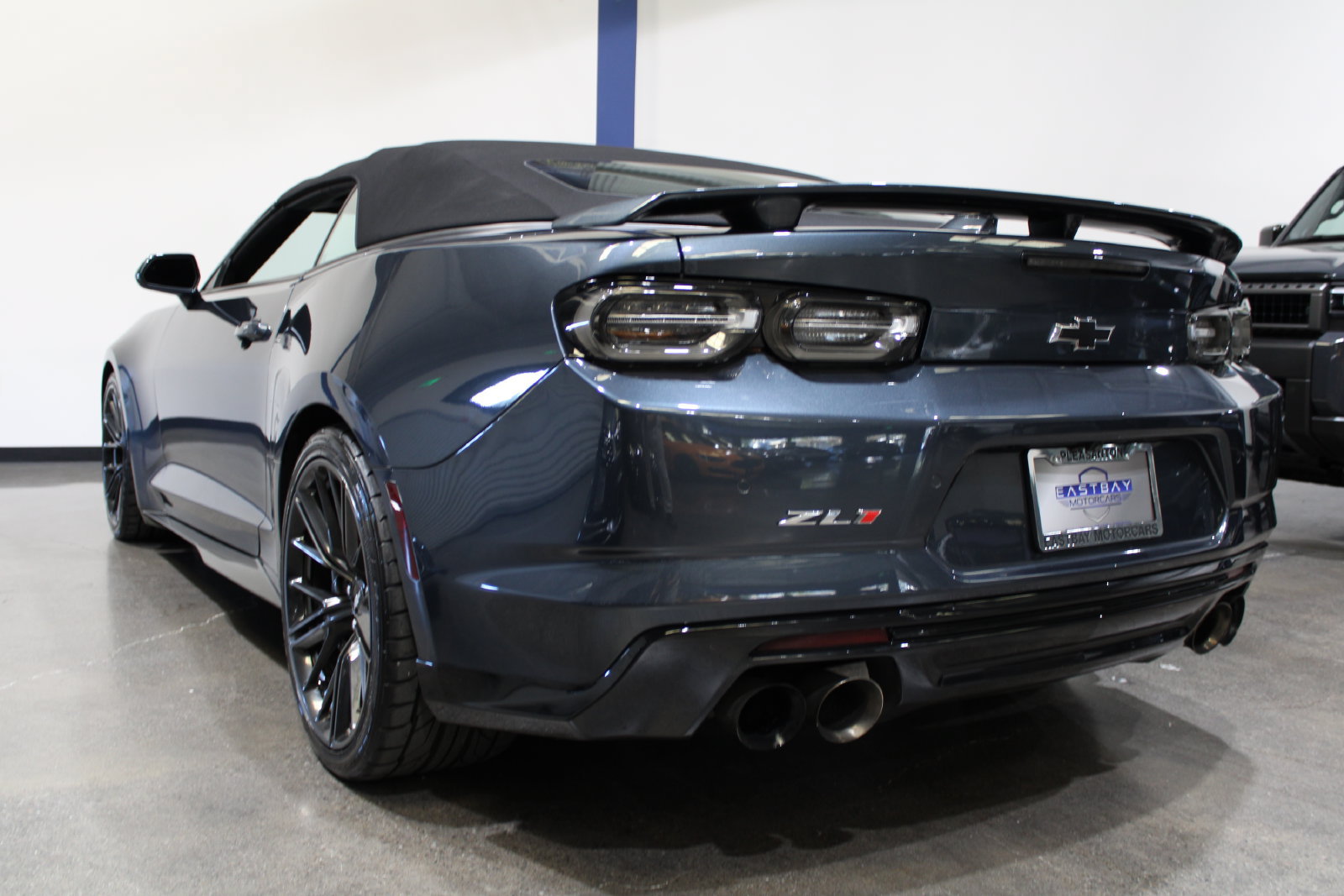 Used 2019 Chevrolet Camaro ZL1 RWD image 11