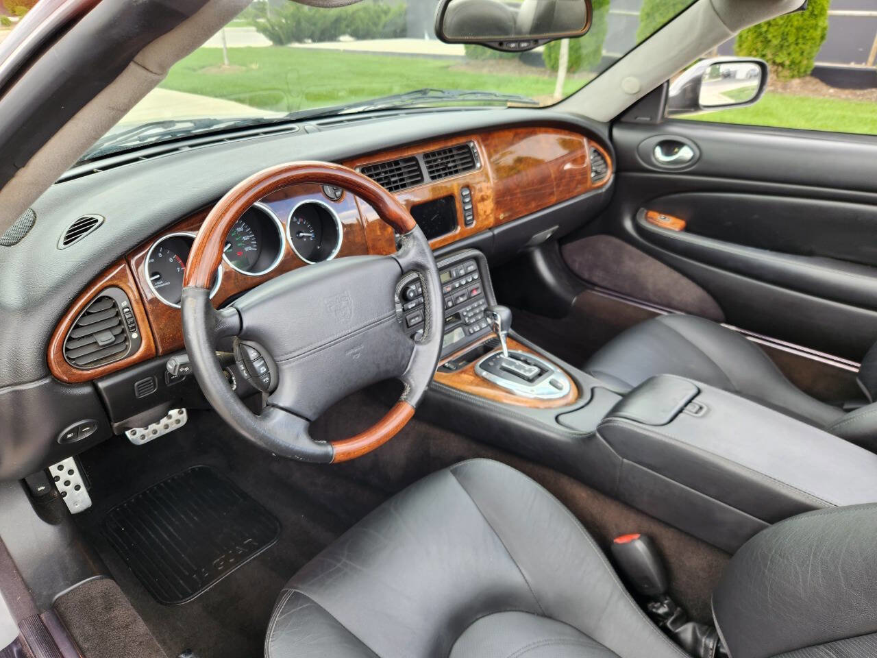 Used 2004 Jaguar XK8 Convertible image 7