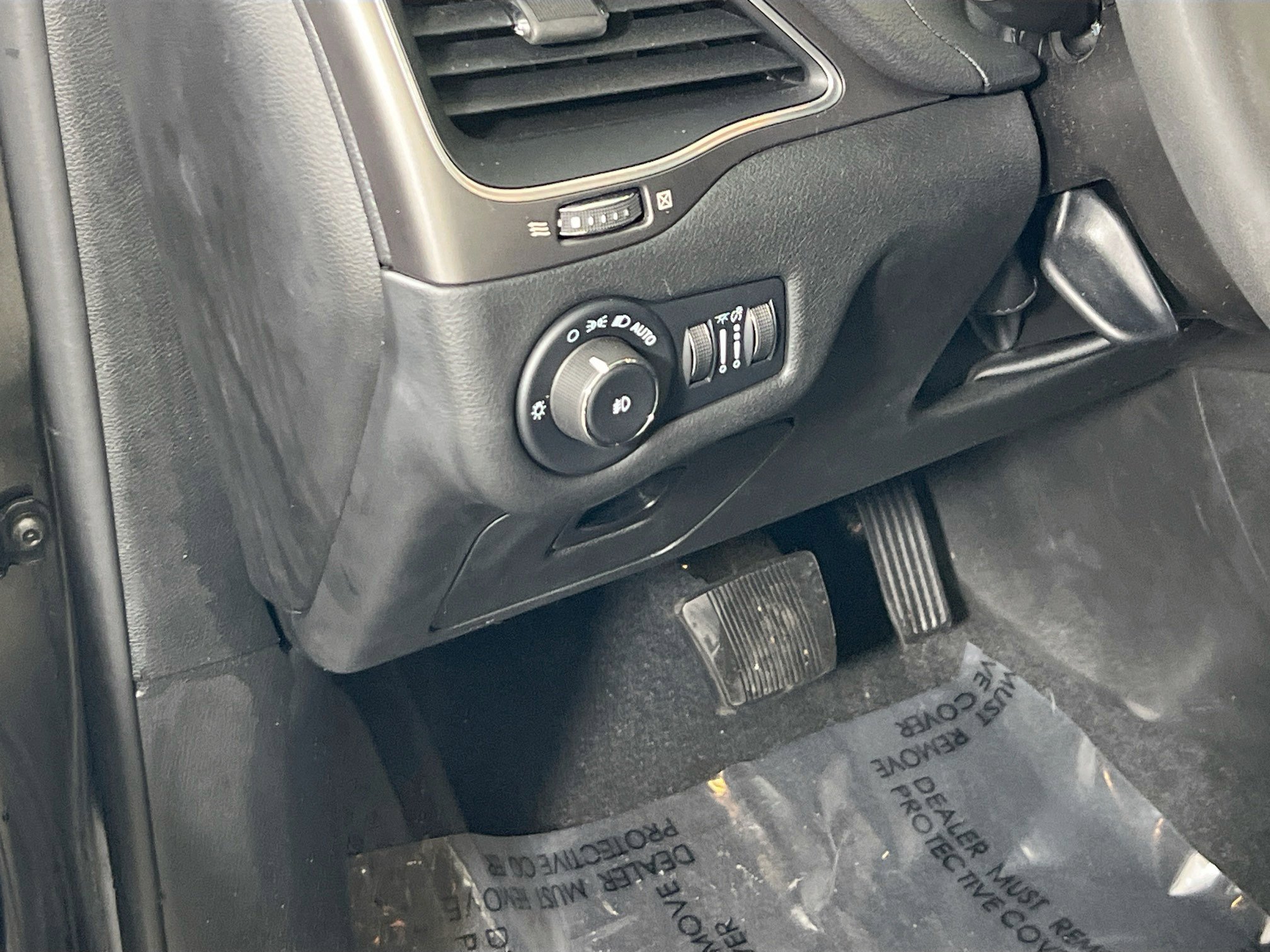 Used 2022 Jeep Cherokee Latitude Lux AWD/4WD image 10
