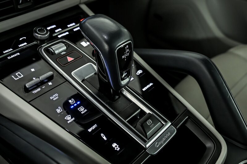 Used 2020 Porsche Cayenne S AWD/4WD image 29