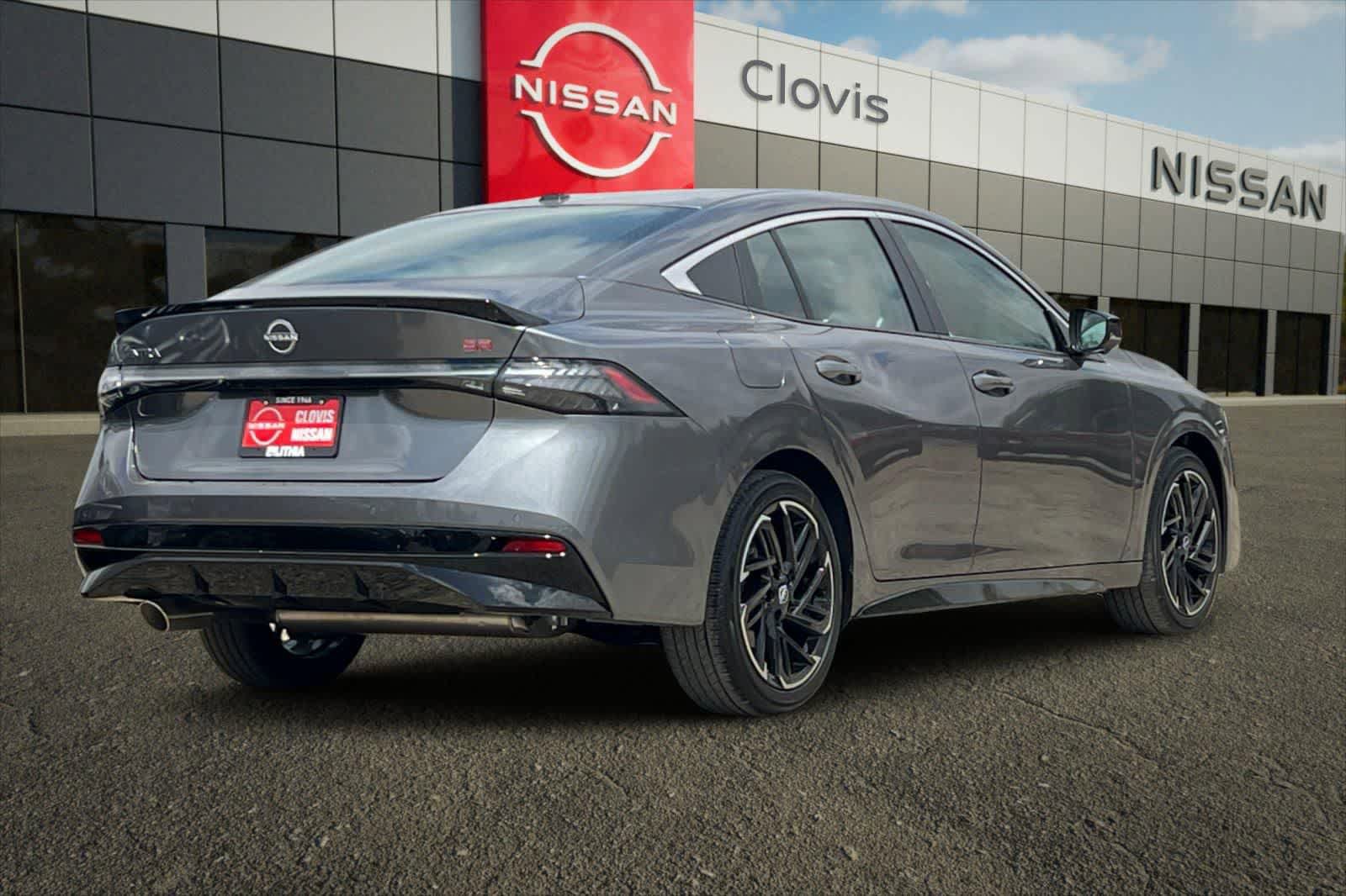 New 2026 Nissan Sentra SR FWD image 3