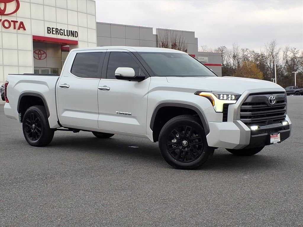 Used 2024 Toyota Tundra Limited image 2