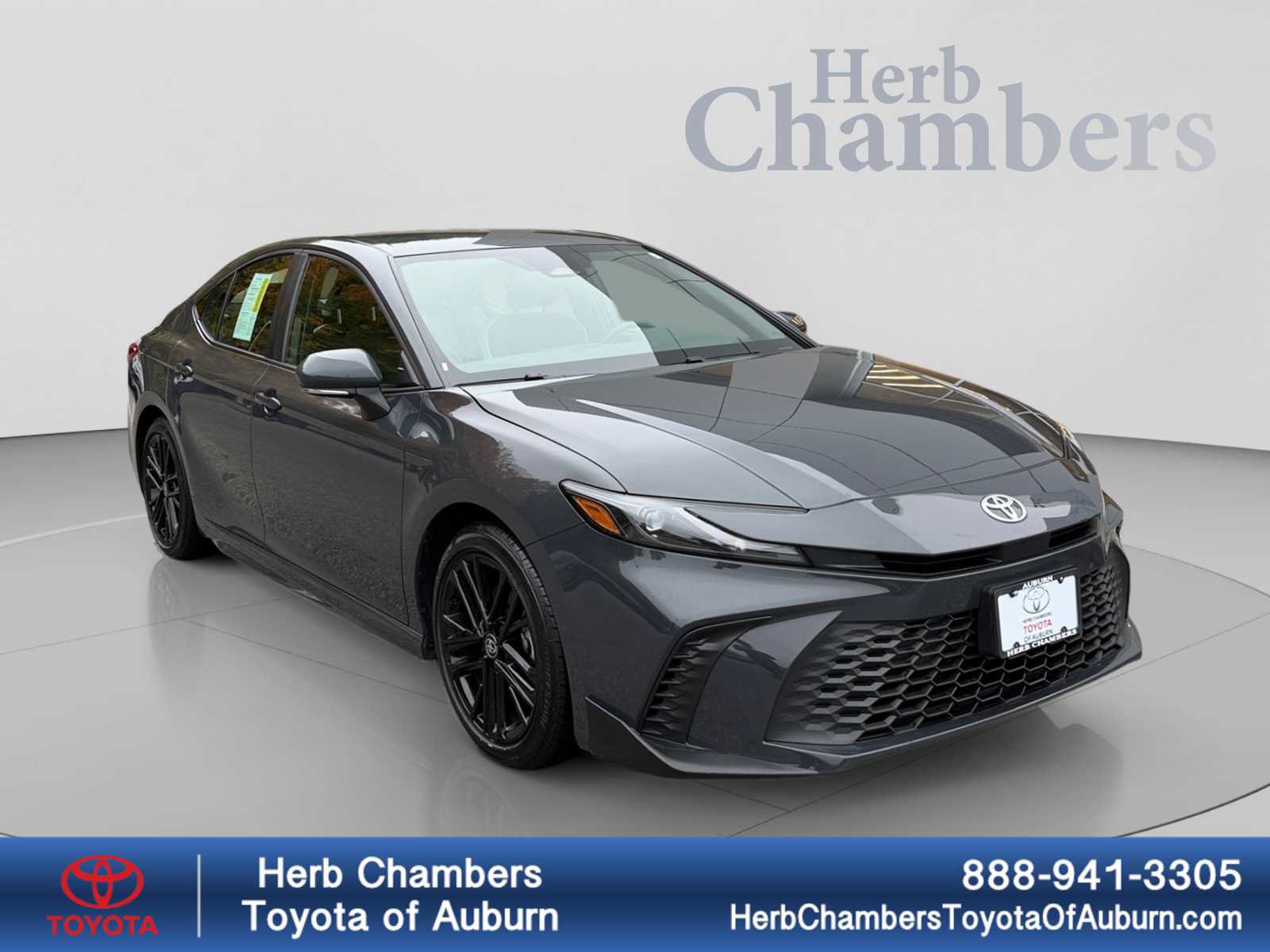 Used 2026 Toyota Camry SE FWD image 1