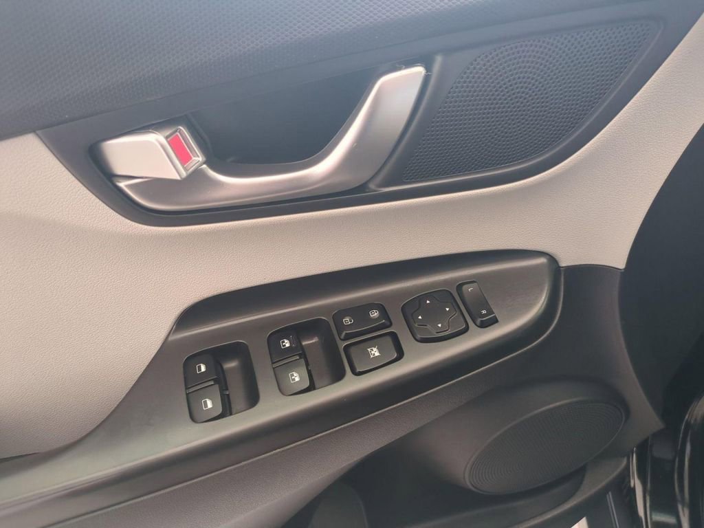 Certified 2023 Hyundai Kona SE w/ Cargo Package FWD image 11