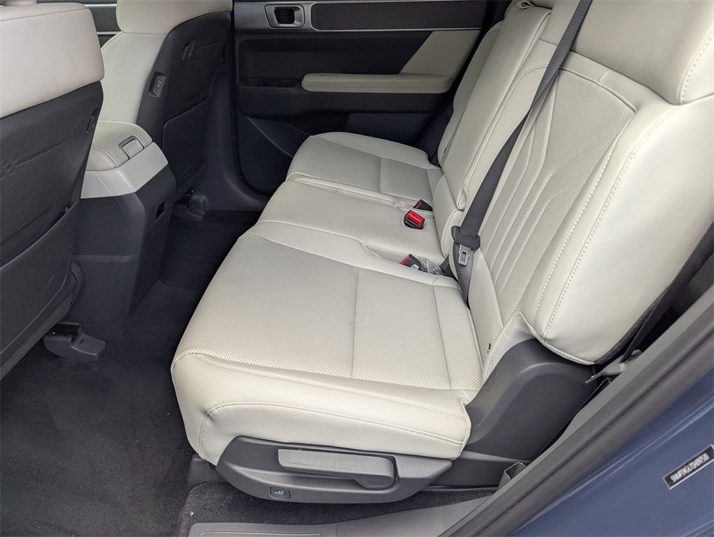 Used 2025 Hyundai Santa Fe SEL image 24