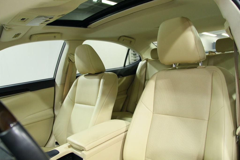 Used 2014 Lexus ES 350 w/ Premium Package FWD image 6