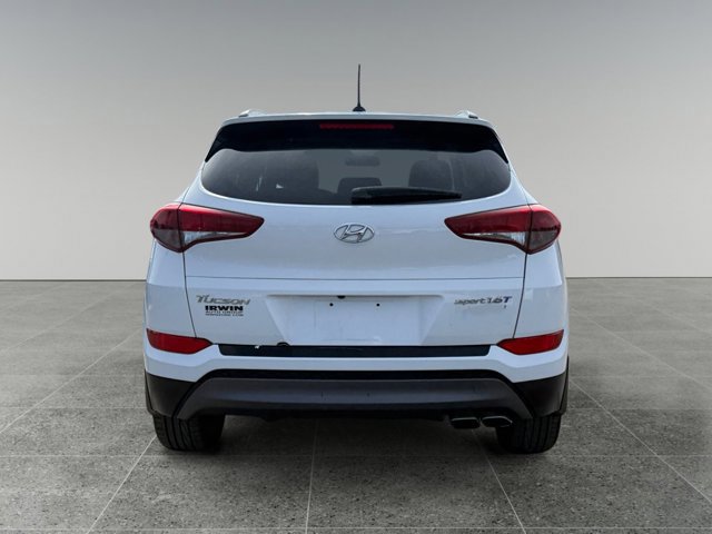 Used 2016 Hyundai Tucson Sport image 4