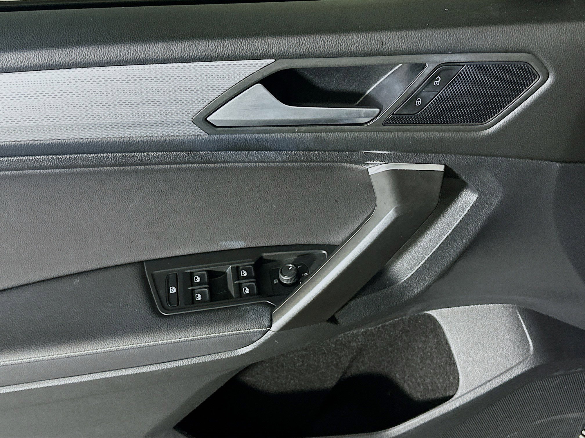 Used 2022 Volkswagen Tiguan S image 15