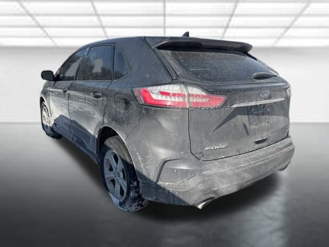 Used 2020 Ford Edge SE image 2