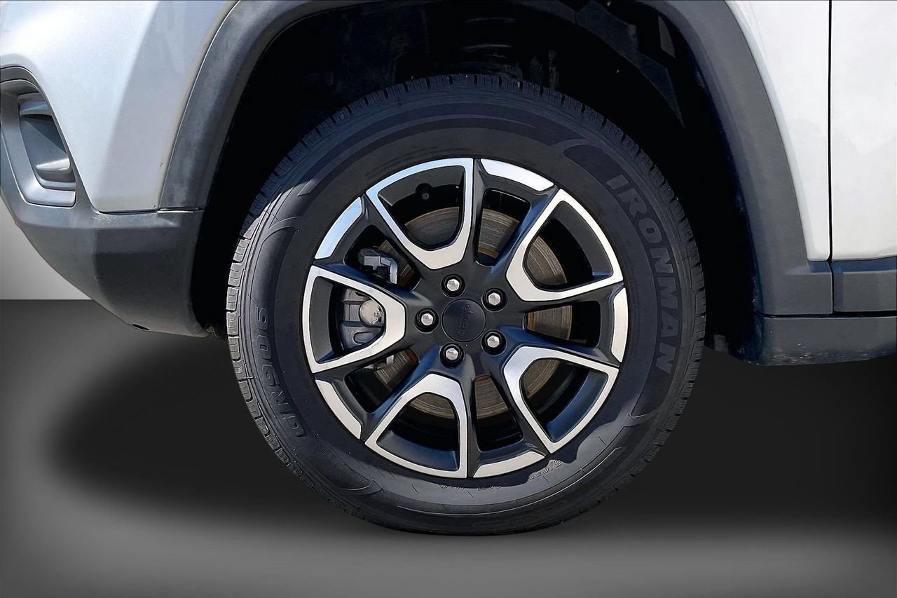 Certified 2024 Jeep Compass Trailhawk AWD/4WD image 32