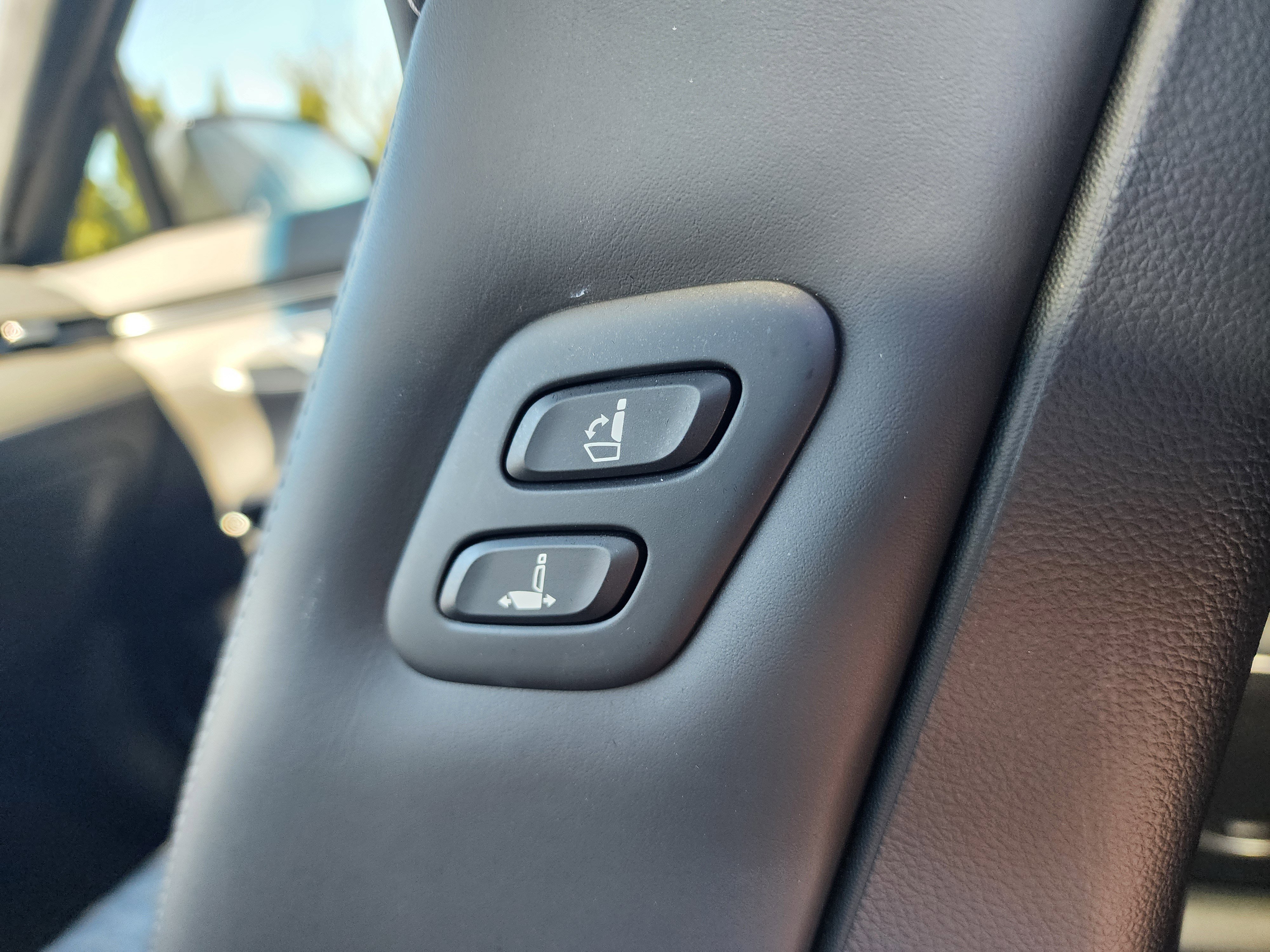 Used 2024 Genesis GV70 3.5T Sport w/ Sport Prestige Package image 19