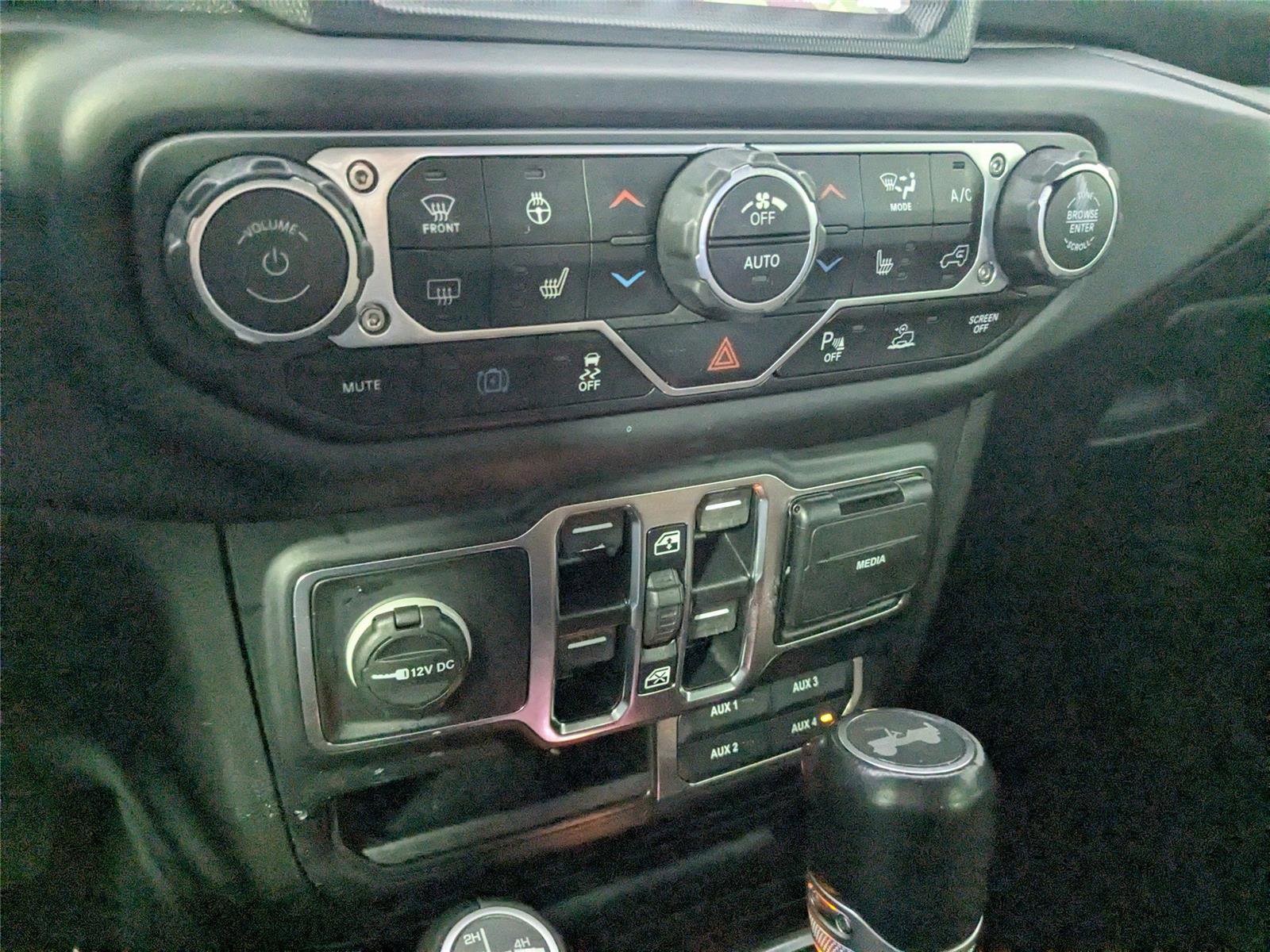 Used 2021 Jeep Wrangler Unlimited Sahara w/ Cold Weather Group image 19