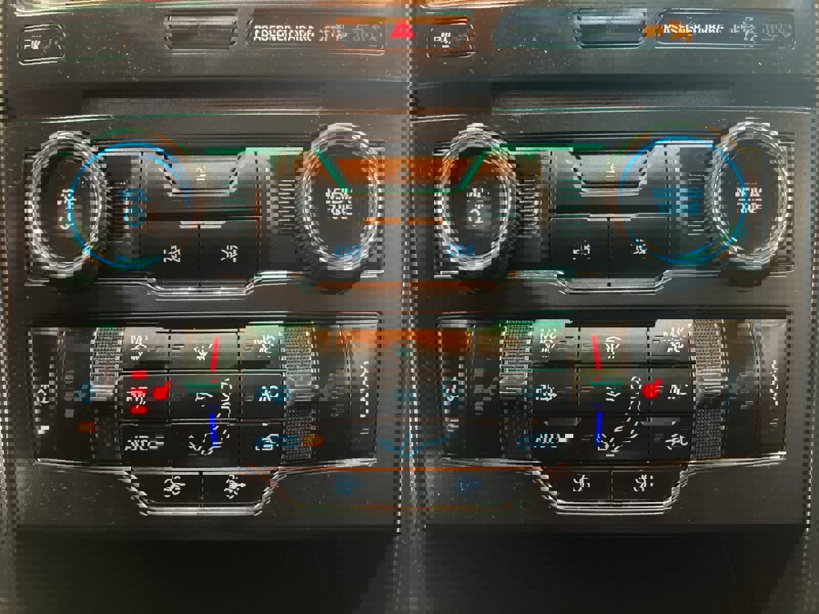 Used 2017 Ford Explorer XLT w/ Equipment Group 202A image 20