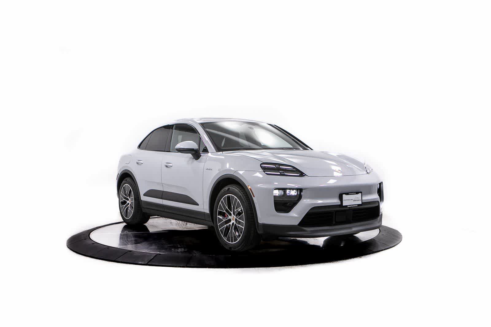 Certified 2025 Porsche Macan 4S Electric AWD/4WD image 9