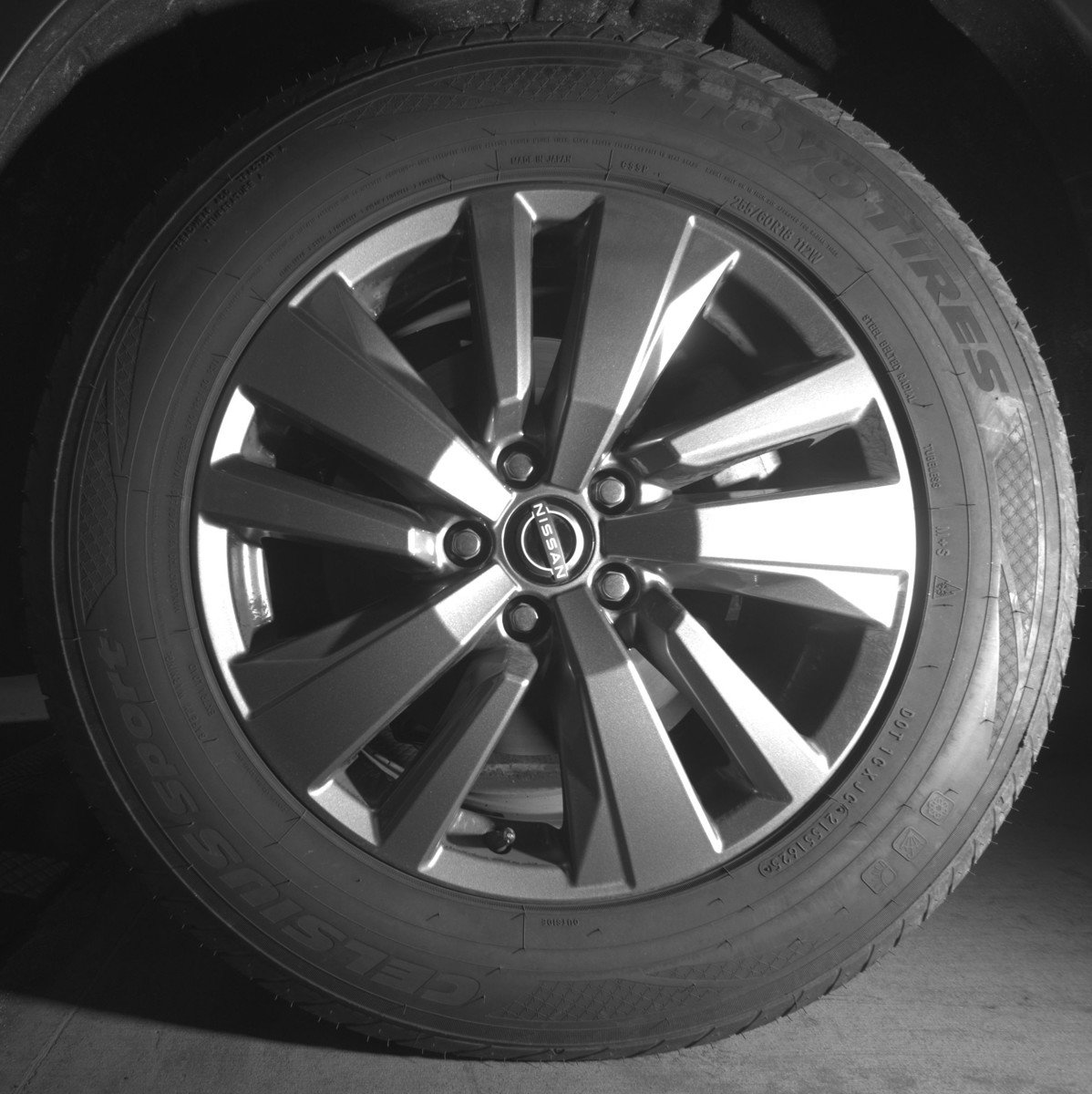 Used 2025 Nissan Pathfinder SV FWD image 14