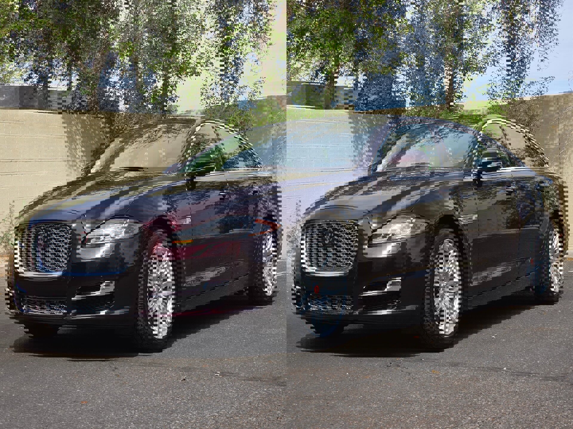 Used 2018 Jaguar XJ L Portfolio image 5