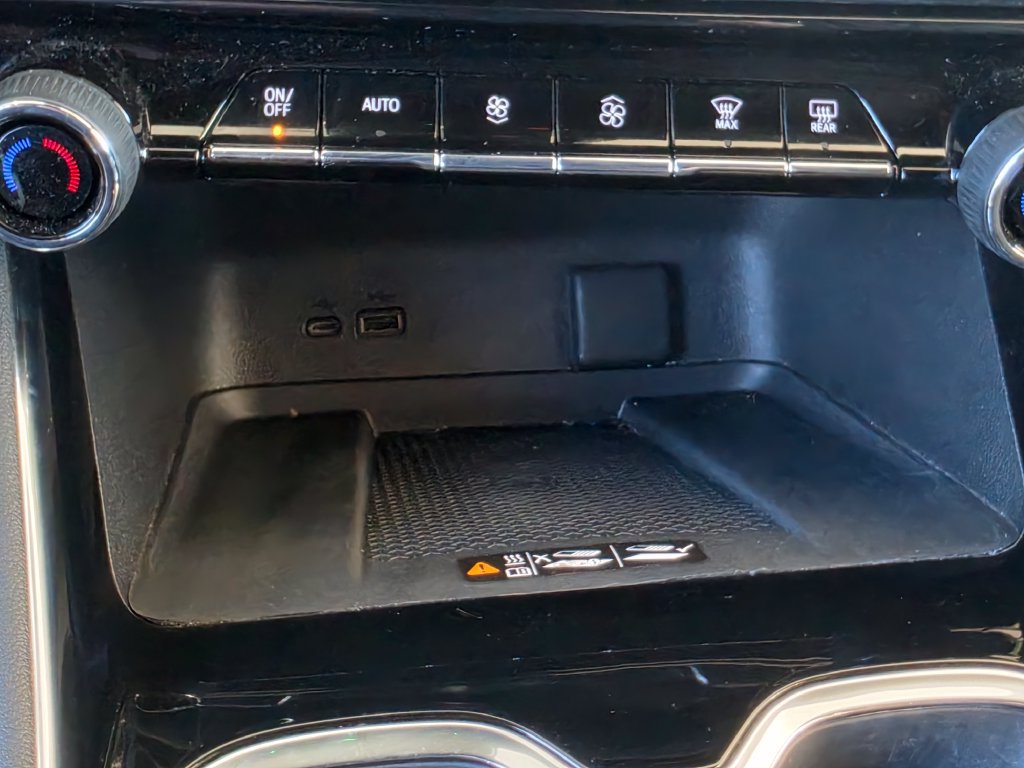 Used 2024 Chevrolet Traverse LT w/ LPO, Floor Liner Package AWD/4WD image 43