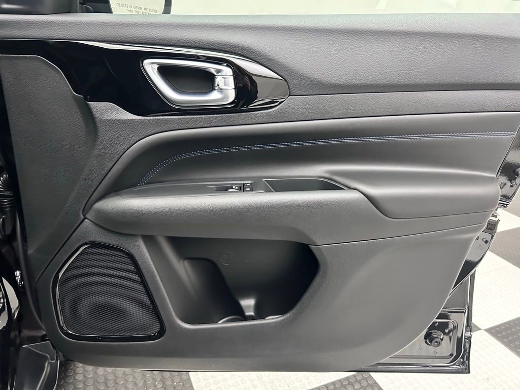 New 2026 Jeep Compass Latitude image 16