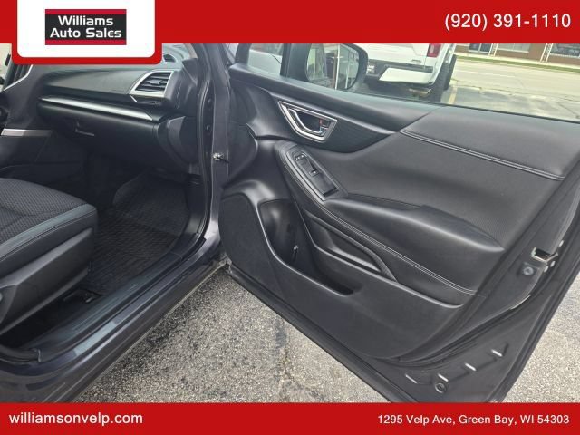 Used 2022 Subaru Forester Premium AWD/4WD image 16
