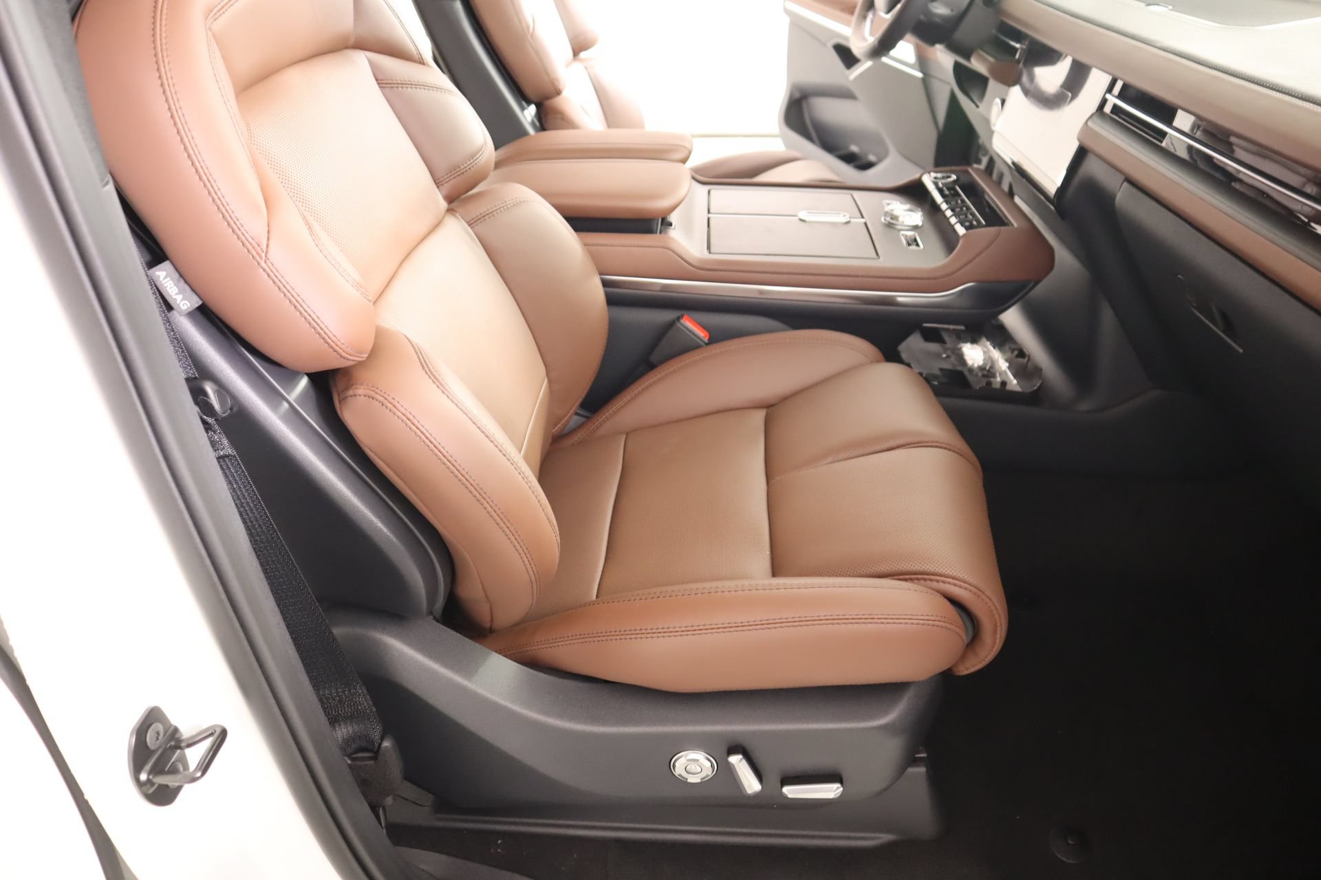 New 2026 Lincoln Navigator Reserve AWD/4WD image 14