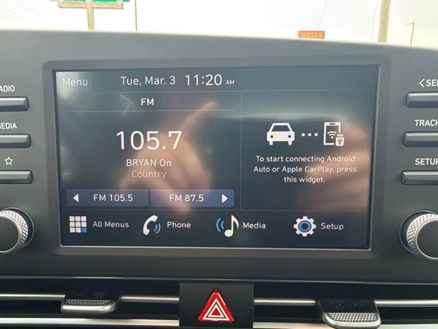 Used 2025 Hyundai Elantra SE image 21
