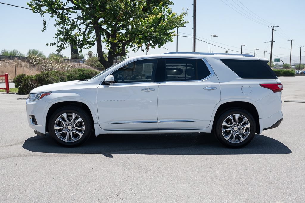 Used 2020 Chevrolet Traverse Premier w/ LPO, Cargo Package FWD image 7