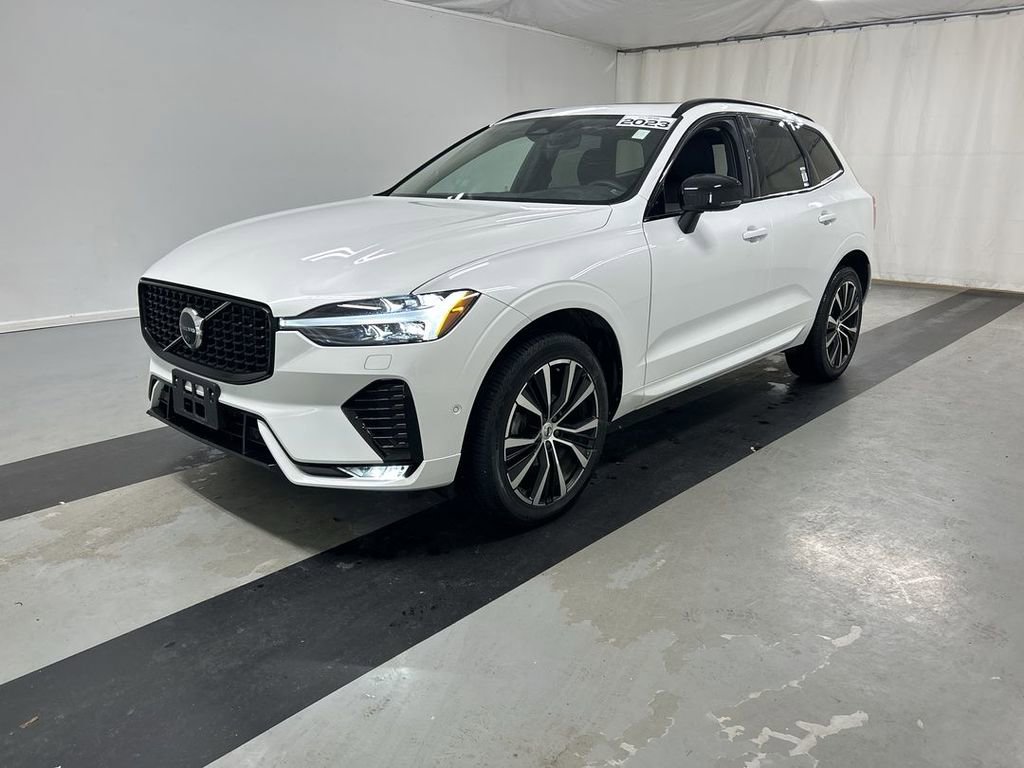 Used 2023 Volvo XC60 B5 Plus w/ Climate Package AWD/4WD image 4
