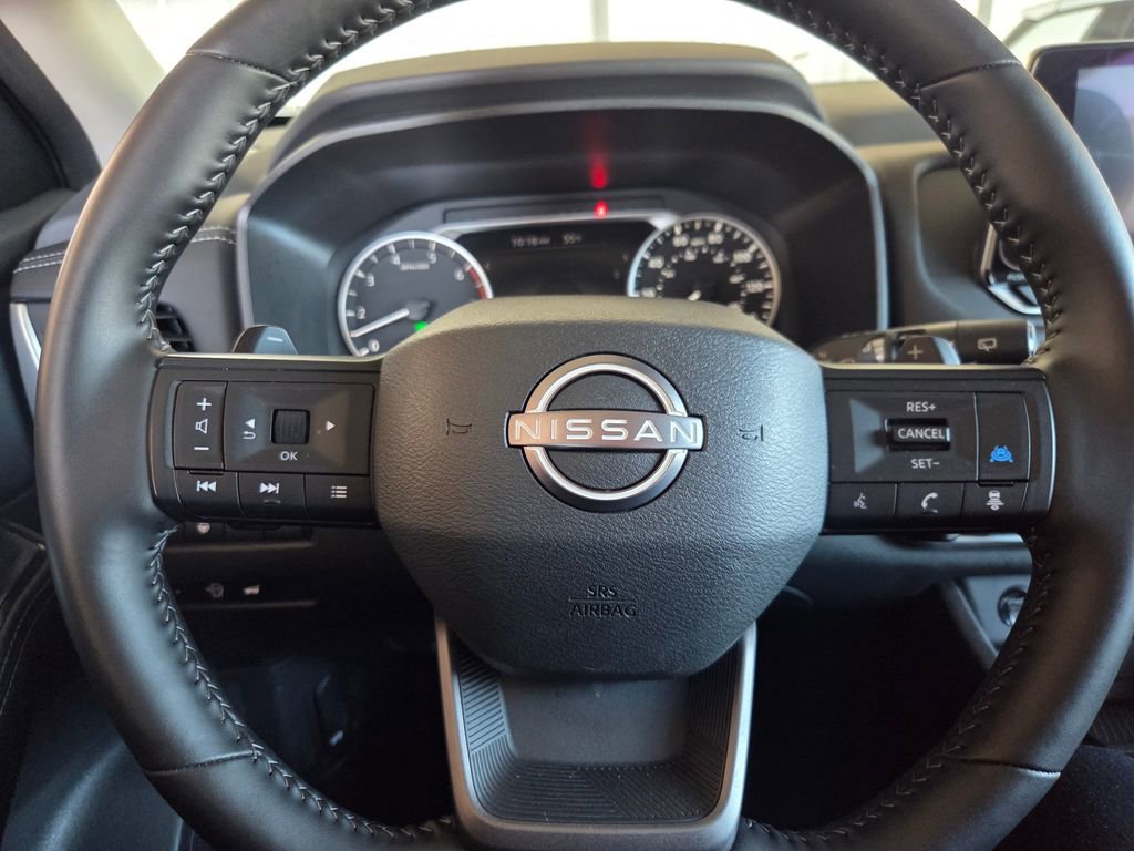 Used 2025 Nissan Rogue SV AWD/4WD image 6